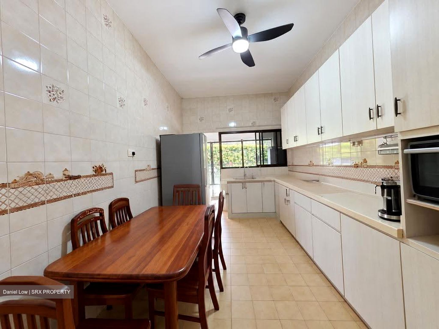Palm Grove Avenue (D19), Terrace #613329151